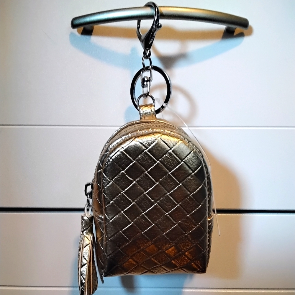 Coin Pouch with Key Chain ▪︎ NEW with tags